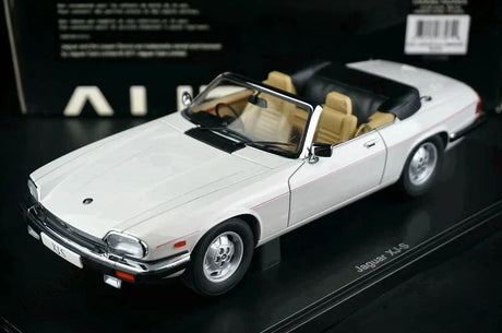 AutoArt Jaguar 1988 XJ-S Convertible vit 1:18 – pressgjuten samlarmodell