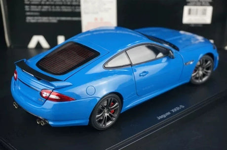 AutoArt Jaguar 2011 XKR-S Blå 1:18 – samlarobjekt i gjutet metallgjutning
