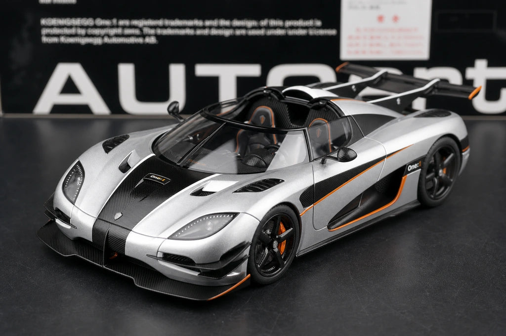AutoArt Koenigsegg 2014 One1 Silver 1:18 – نموذج معدني قابل للجمع من القالب المصبوب
