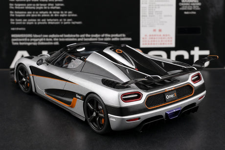AutoArt Koenigsegg 2014 One1 Silver 1:18 – نموذج معدني قابل للجمع من القالب المصبوب