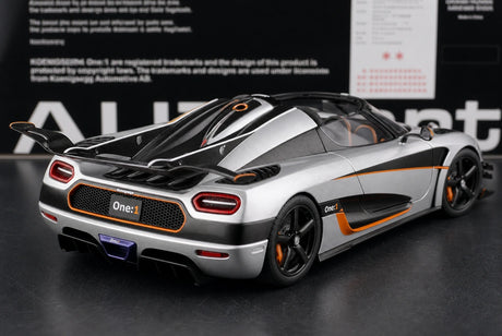 AutoArt Koenigsegg 2014 One1 Silver 1:18 – نموذج معدني قابل للجمع من القالب المصبوب