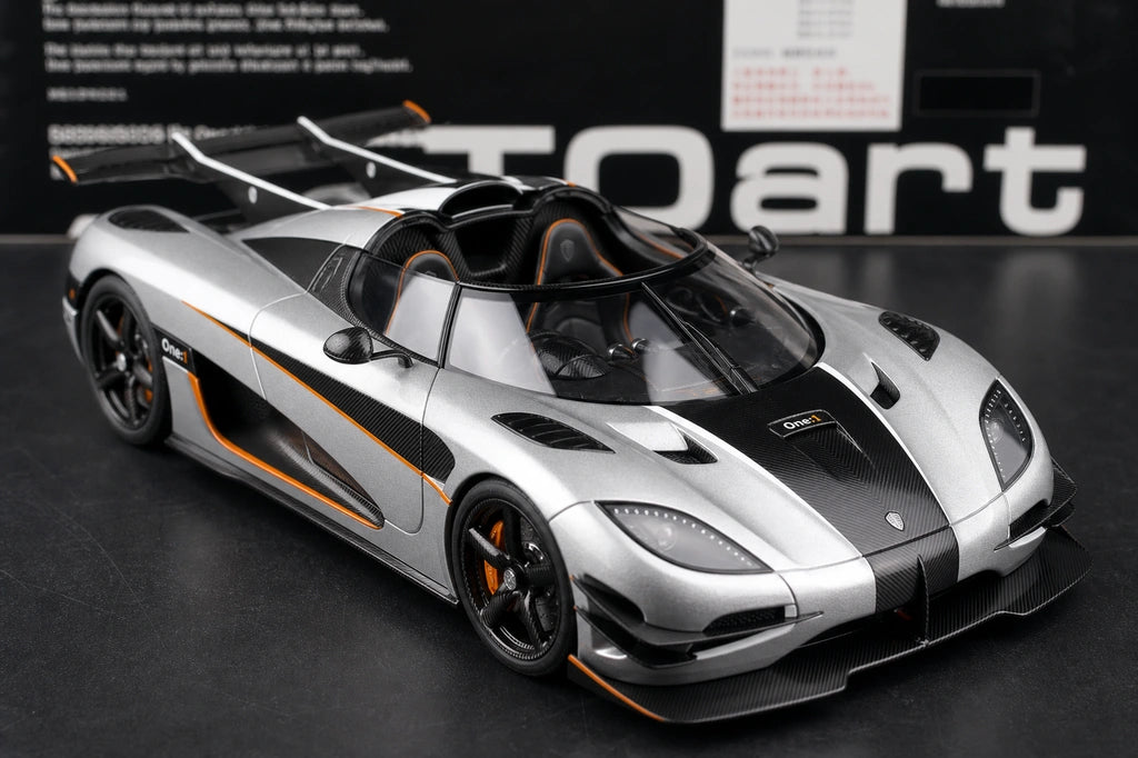 AutoArt Koenigsegg 2014 One1 Silver 1:18 – نموذج معدني قابل للجمع من القالب المصبوب