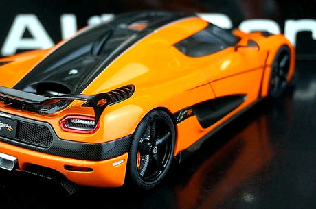 AutoArt Koenigsegg 2015 Agera RS أورانج 1:18 – نموذج معدني قابل للجمع من قالب القالب