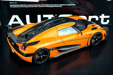 AutoArt Koenigsegg 2015 Agera RS أورانج 1:18 – نموذج معدني قابل للجمع من قالب القالب