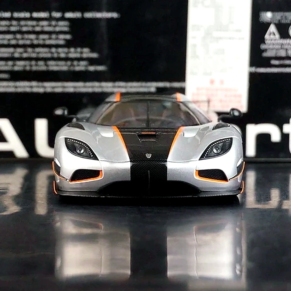 AutoArt Koenigsegg 2015 Agera RS سيلفر 1:18 – نموذج معدني قابل للجمع مصبوب، مصبوب.