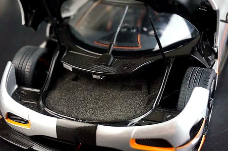 AutoArt Koenigsegg 2015 Agera RS سيلفر 1:18 – نموذج معدني قابل للجمع مصبوب، مصبوب.