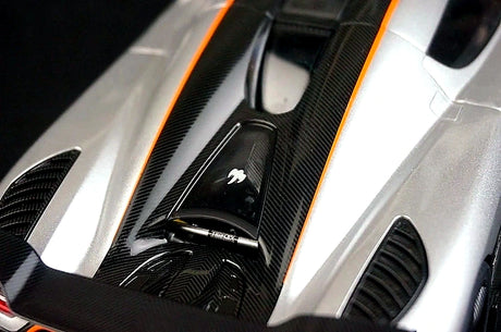 AutoArt Koenigsegg 2015 Agera RS سيلفر 1:18 – نموذج معدني قابل للجمع مصبوب، مصبوب.
