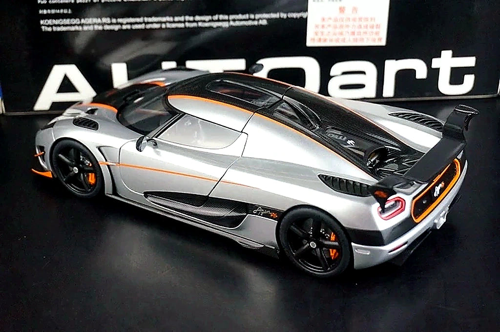 AutoArt Koenigsegg 2015 Agera RS سيلفر 1:18 – نموذج معدني قابل للجمع مصبوب، مصبوب.