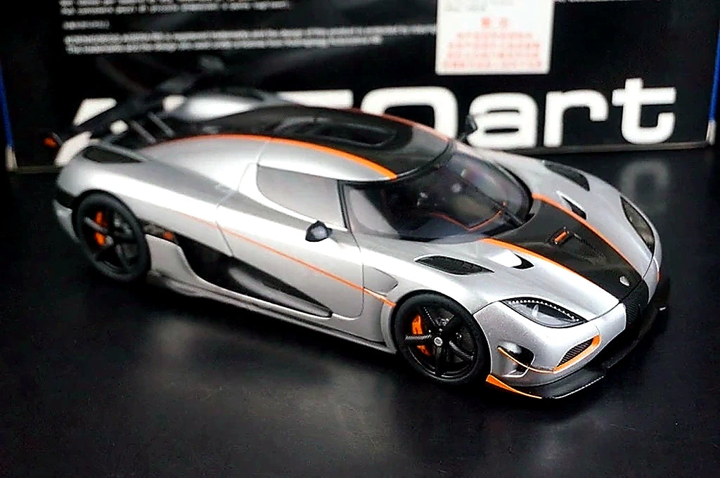 AutoArt Koenigsegg 2015 Agera RS سيلفر 1:18 – نموذج معدني قابل للجمع مصبوب، مصبوب.