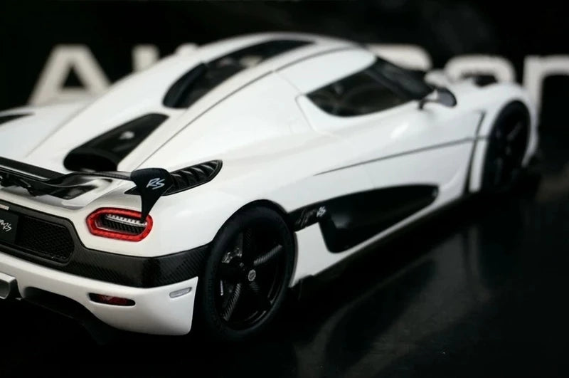 AutoArt Koenigsegg 2015 Agera RS وايت 1:18 – نموذج معدني قابل للجمع من القالب المصبوب