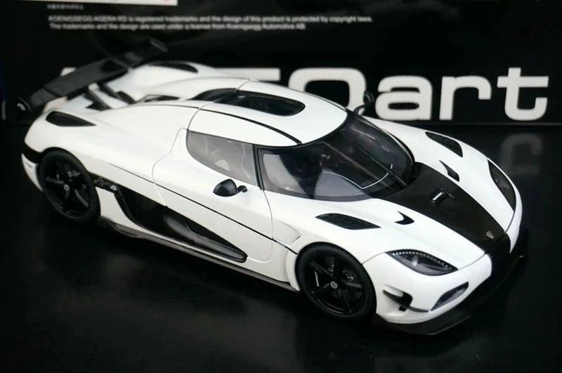 AutoArt Koenigsegg 2015 Agera RS وايت 1:18 – نموذج معدني قابل للجمع من القالب المصبوب