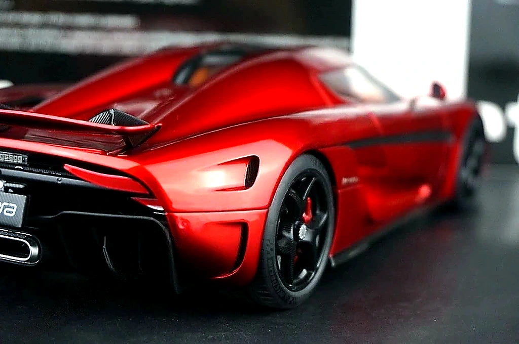 AutoArt Koenigsegg 2016 Regera Burgundy 1:18 – Modello da collezione pressofuso