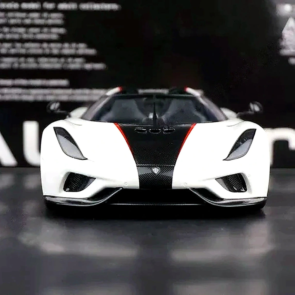 AutoArt Koenigsegg 2016 Regera White 1:18 – Keräilymallinen valuvalumalli