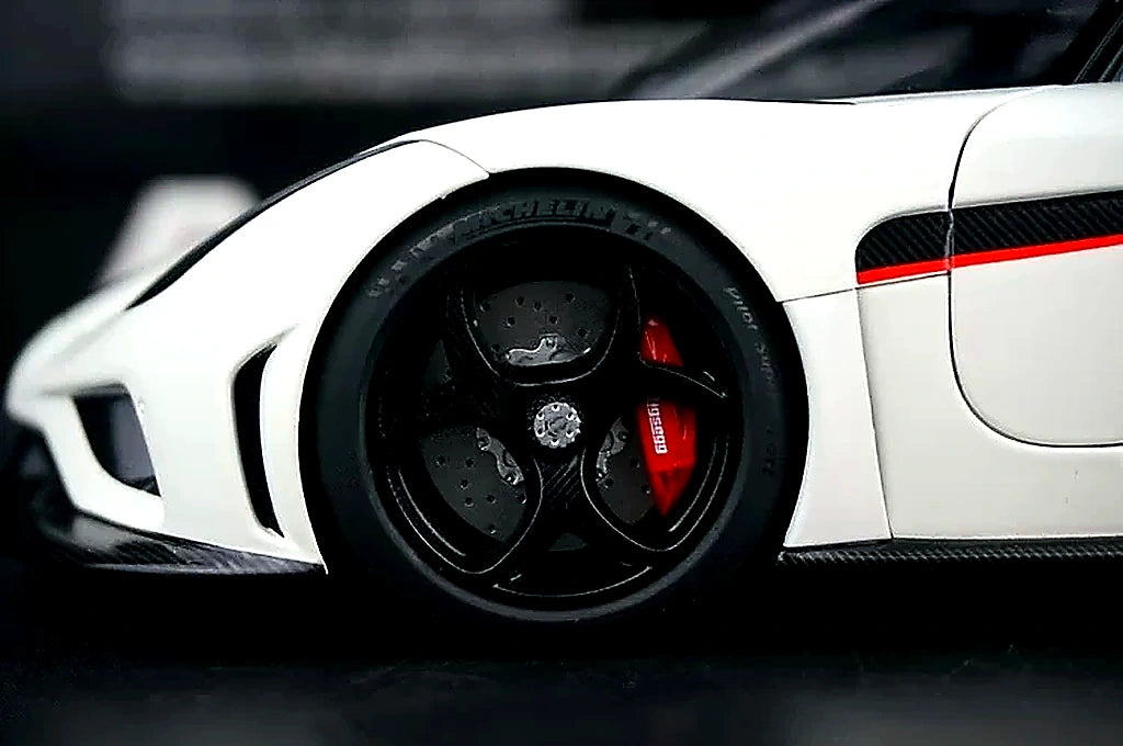 AutoArt Koenigsegg 2016 Regera White 1:18 – Keräilymallinen valuvalumalli