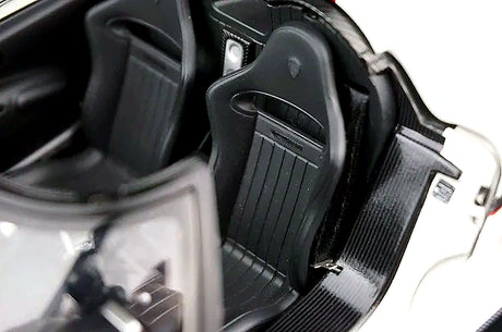 AutoArt Koenigsegg 2016 ريجيرا وايت 1:18 – نموذج معدني قابل للجمع مصبوب، مصبوب.