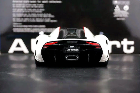 AutoArt Koenigsegg 2016 ريجيرا وايت 1:18 – نموذج معدني قابل للجمع مصبوب، مصبوب.