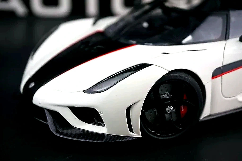 AutoArt Koenigsegg 2016 Regera White 1:18 – Keräilymallinen valuvalumalli