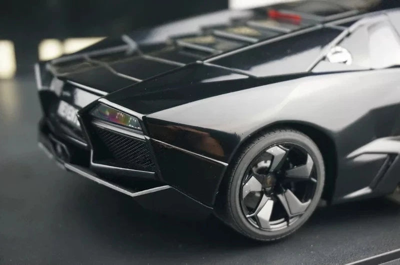 AutoArt Lamborghini 2007 ريفينتون بلاك 1:18 – نموذج معدني قابل للجمع من القالب المصبوب