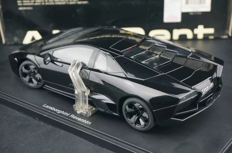 AutoArt Lamborghini 2007 ريفينتون بلاك 1:18 – نموذج معدني قابل للجمع من القالب المصبوب