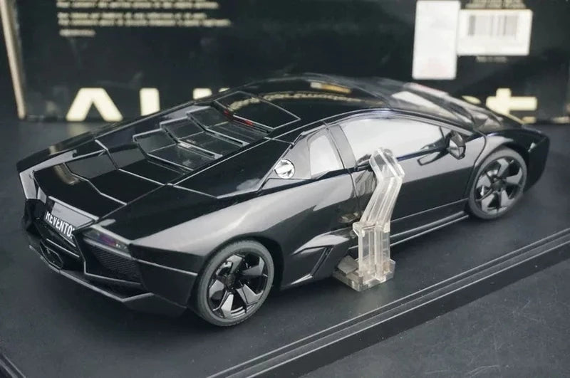 AutoArt Lamborghini 2007 ريفينتون بلاك 1:18 – نموذج معدني قابل للجمع من القالب المصبوب