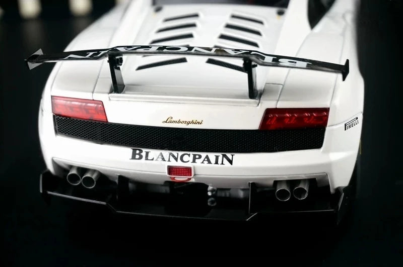 AutoArt Lamborghini 2008 Gallardo LP560-4 وايت 1:18 – نموذج معدني قابل للجمع من القالب المصبوب