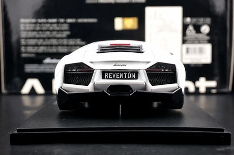 AutoArt Lamborghini 2008 Reventon White 1:18 – Keräilyesineitä valuvalumalleja