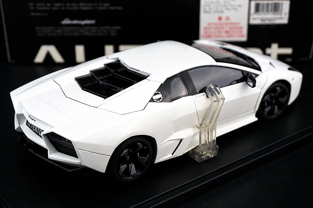 AutoArt Lamborghini 2008 Reventon White 1:18 – Collectible Diecast Model Die-Cast