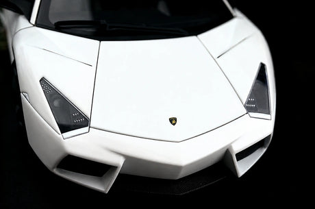 AutoArt Lamborghini 2008 Reventon White 1:18 – Keräilyesineitä valuvalumalleja