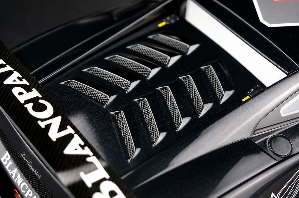 AutoArt Lamborghini 2009 Gallardo LP560-4 طلاء سوبر تروفيو بلانبان 1:18 – نموذج معدني قابل للجمع مصبوب.