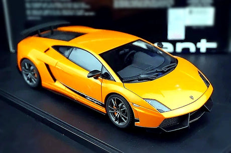 AutoArt Lamborghini 2010 Gallardo LP570-4 Superleggera Orange 1:18 – keräilyesineitä valuvalumallina