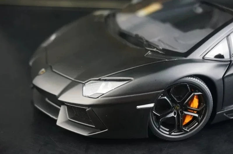 AutoArt Lamborghini 2011 Aventador LP700-4 Black 1:18 – Modèle moulé sous pression en métal de collection
