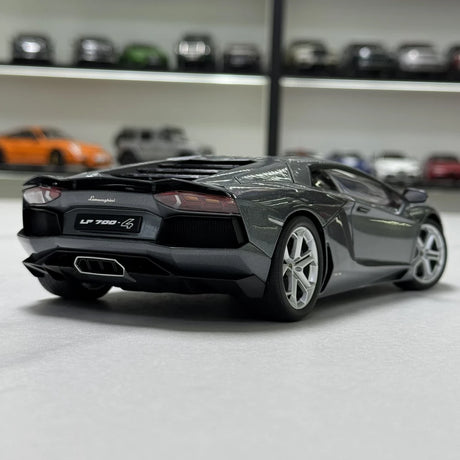 AutoArt Lamborghini 2011 Aventador LP700-4 Grey 1:18 – Keräilyesine valuvalumalli