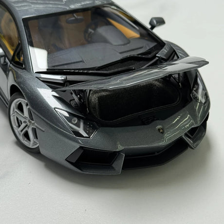 AutoArt Lamborghini 2011 Aventador LP700-4 Grey 1:18 – Keräilyesine valuvalumalli