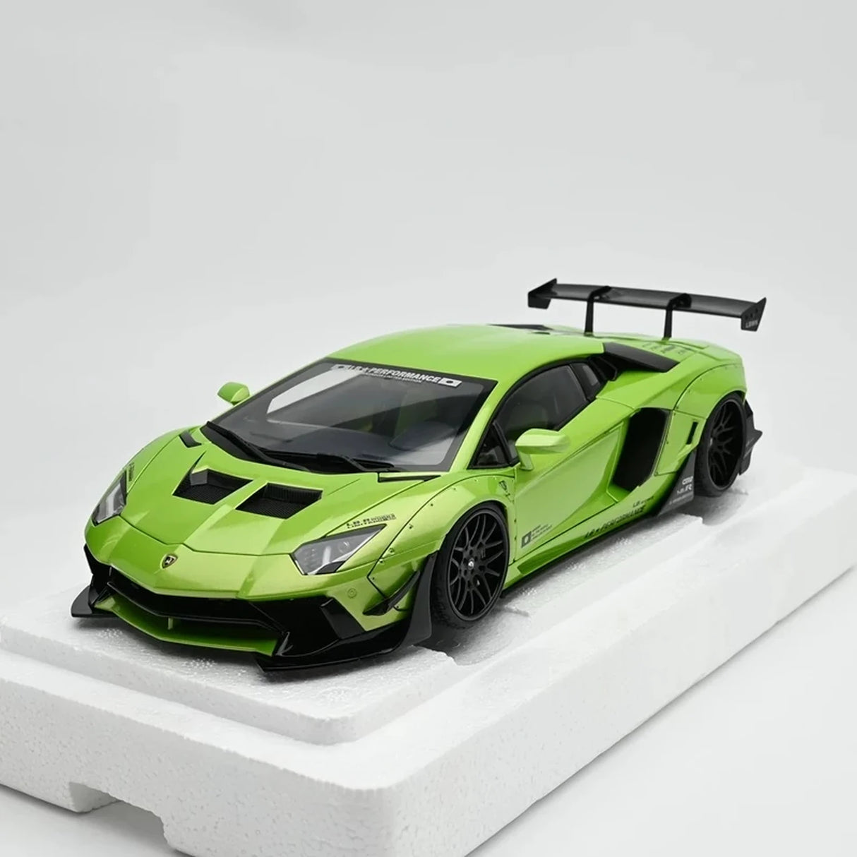 AutoArt Lamborghini 2011 Aventador LP700-4 LB Works Green 1:18 – Modello da collezione in pressofuso