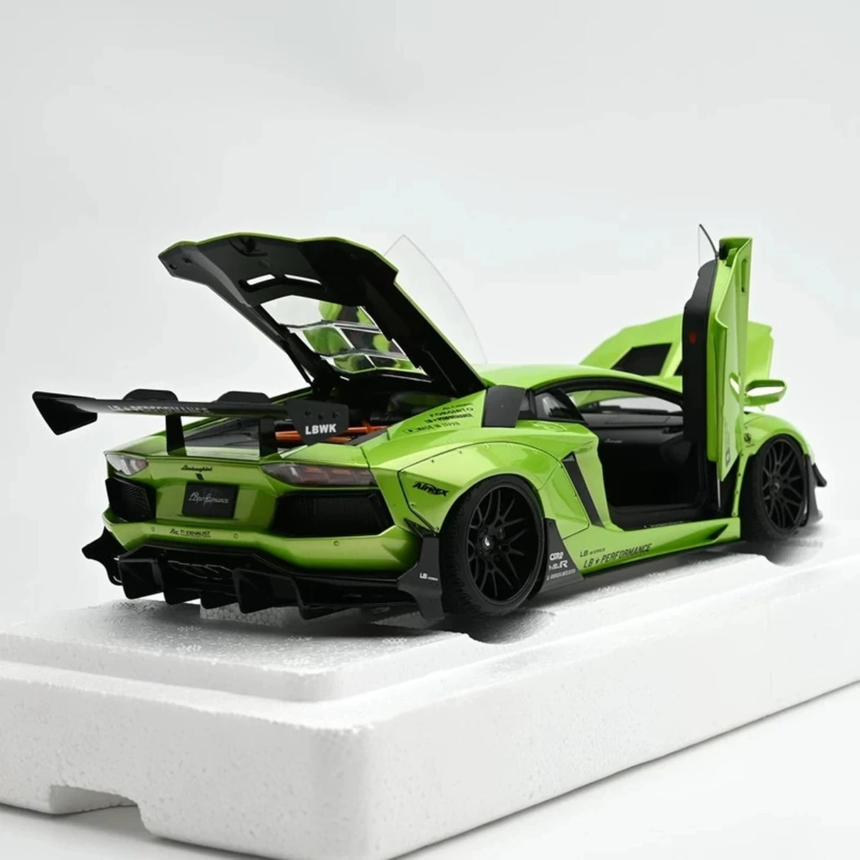 AutoArt Lamborghini 2011 Aventador LP700-4 LB Works Green 1:18 – Modello da collezione in pressofuso