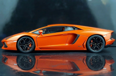 AutoArt Lamborghini 2011 Aventador LP700-4 Orange 1:18 – Keräilyesineitä valuvalumalli