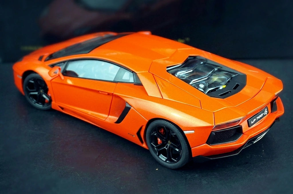 AutoArt Lamborghini 2011 Aventador LP700-4 Orange 1:18 – Modello da collezione pressofuso
