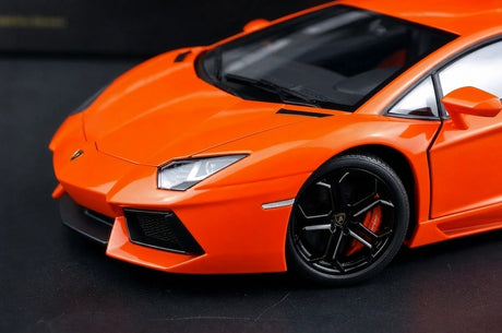 AutoArt Lamborghini 2011 Aventador LP700-4 Orange 1:18 – Keräilyesineitä valuvalumalli