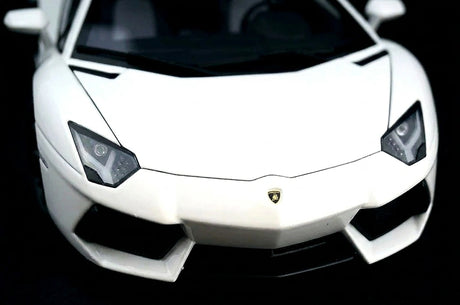 AutoArt Lamborghini 2011 Aventador LP700-4 White 1:18 – Keräilyesineet valuvalumallit