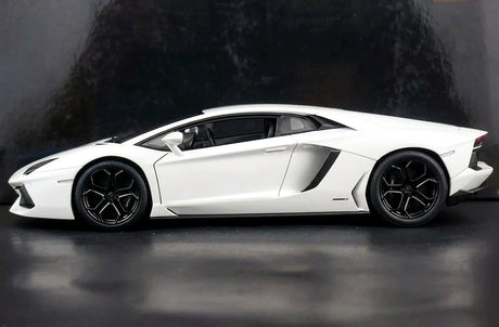 AutoArt Lamborghini 2011 Aventador LP700-4 White 1:18 – Keräilyesineet valuvalumallit