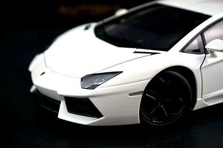 AutoArt Lamborghini 2011 Aventador LP700-4 White 1:18 – Keräilyesineet valuvalumallit