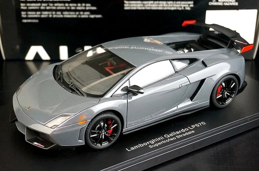 AutoArt Lamborghini 2011 Gallardo LP570-4 سوبر تروفيو سترادالي رمادي 1:18 – نموذج معدني قابل للجمع مصبوب، مصبوب.