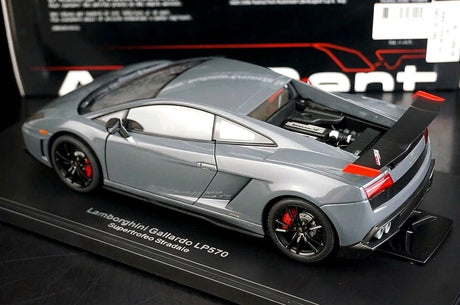 AutoArt Lamborghini 2011 Gallardo LP570-4 Super Trofeo Stradale Gray 1:18 – Keräiltävä valuvalumalli