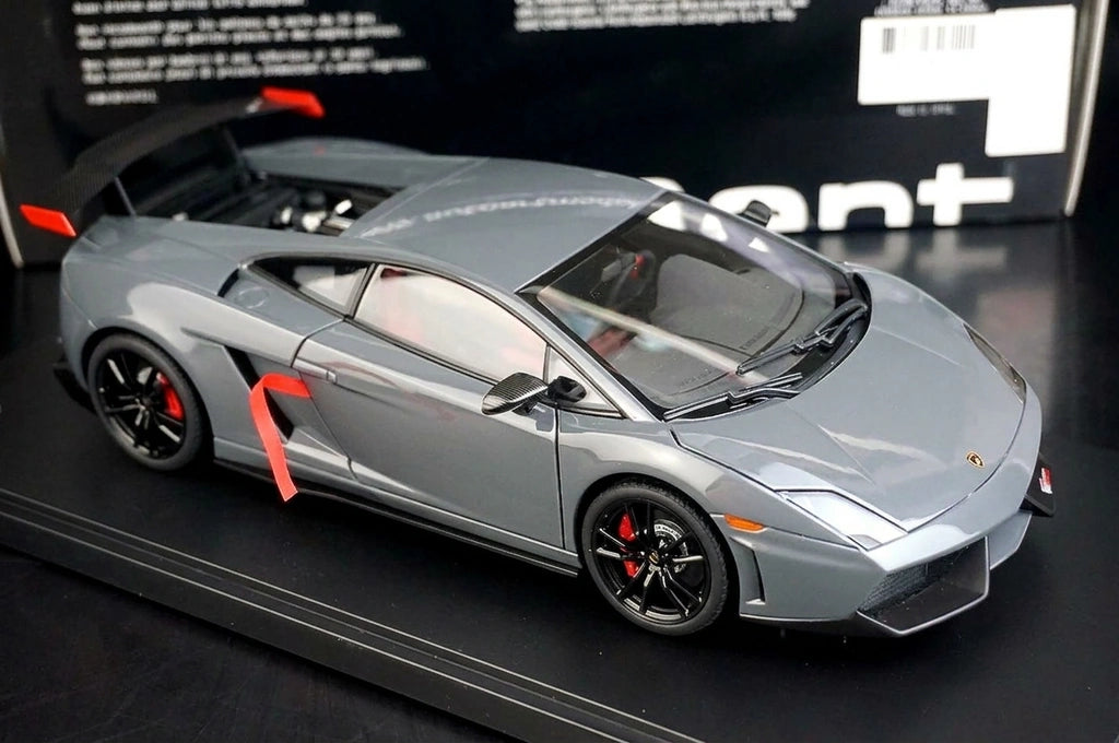 AutoArt Lamborghini 2011 Gallardo LP570-4 سوبر تروفيو سترادالي رمادي 1:18 – نموذج معدني قابل للجمع مصبوب، مصبوب.
