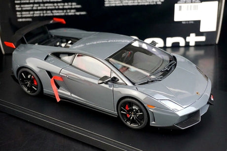 AutoArt Lamborghini 2011 Gallardo LP570-4 Super Trofeo Stradale Gray 1:18 – Keräiltävä valuvalumalli