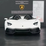 AutoArt Lamborghini 2012 Aventador J White 1:18 – نموذج معدني قابل للجمع مصبوب.