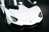AutoArt Lamborghini 2012 Aventador J White 1:18 – نموذج معدني قابل للجمع مصبوب.