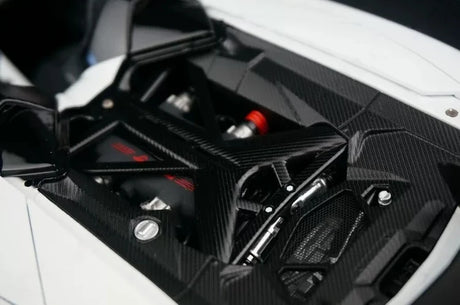 AutoArt Lamborghini 2012 Aventador J White 1:18 – Keräilyesineitä valuvalumallina