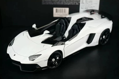 AutoArt Lamborghini 2012 Aventador J White 1:18 – Keräilyesineitä valuvalumallina