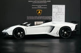 AutoArt Lamborghini 2012 Aventador J White 1:18 – نموذج معدني قابل للجمع مصبوب.